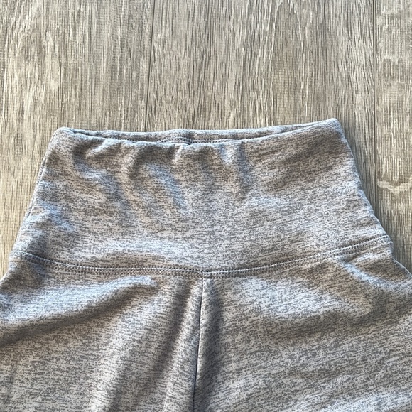 Super Soft Fleeceback Flare Legging - Picture 4 of 6